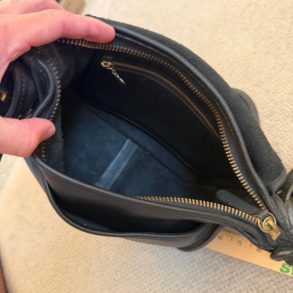Vintage 1990s Coach Black Leather Beekman Messenger Crossbody Bag 9951
